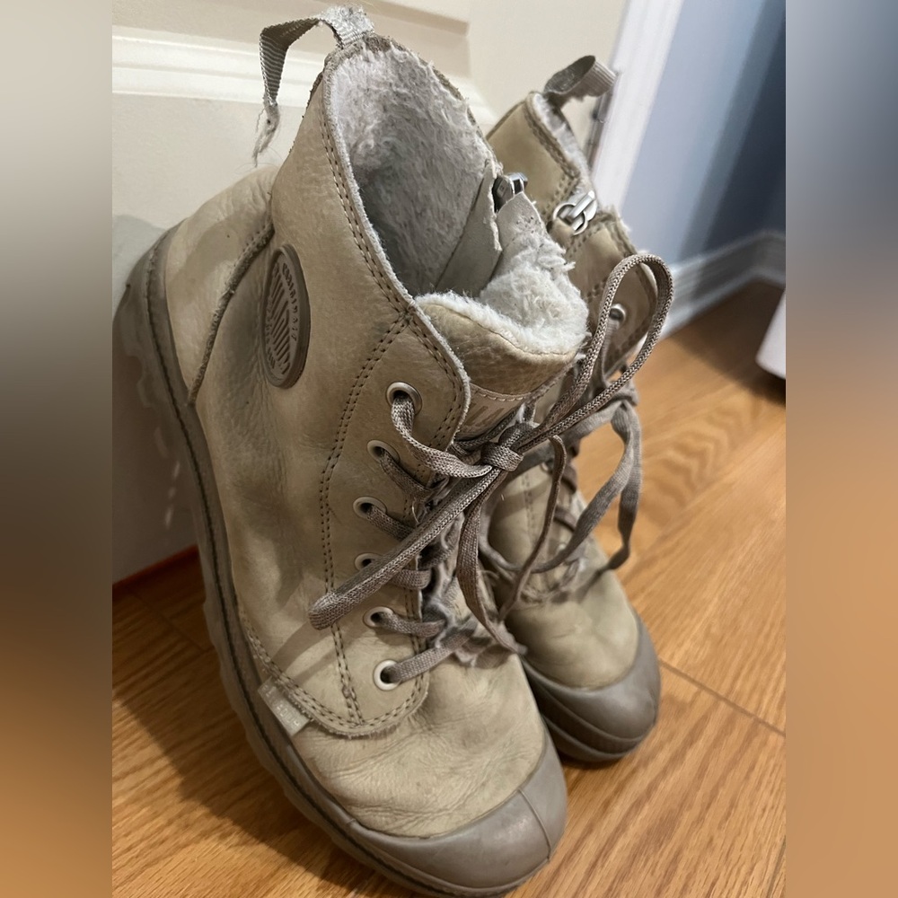 Palladium Pampa Hi WL winter lined Leather Beige Size 9